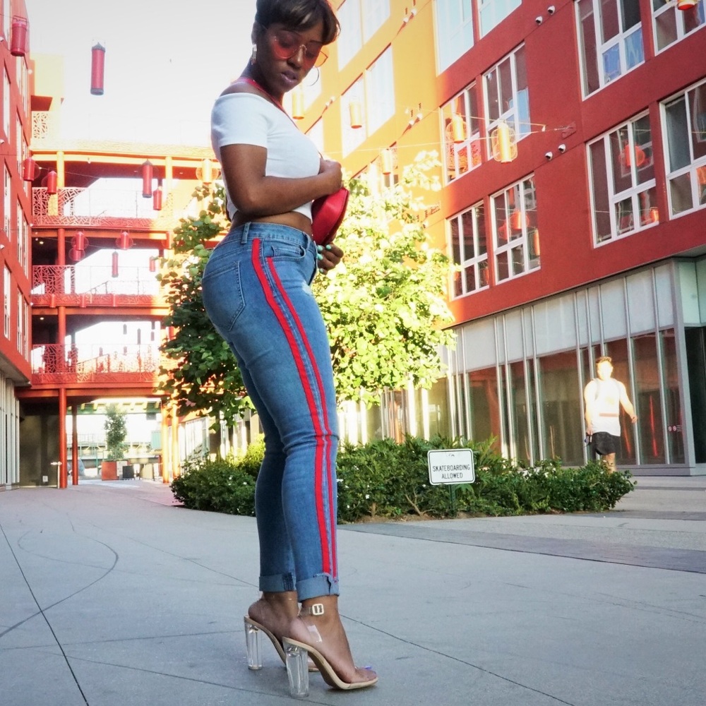 Jeans - Picture 2 of 3